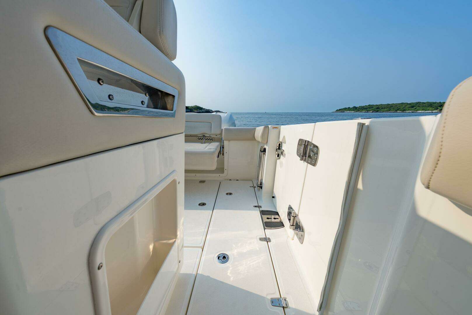 2019 Boston Whaler 350 EX Realm - Image 21