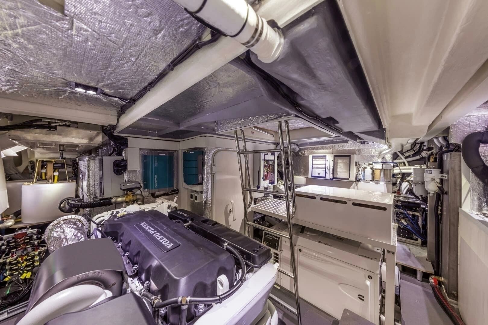 2027 Absolute 60 Flybridge - Image 33