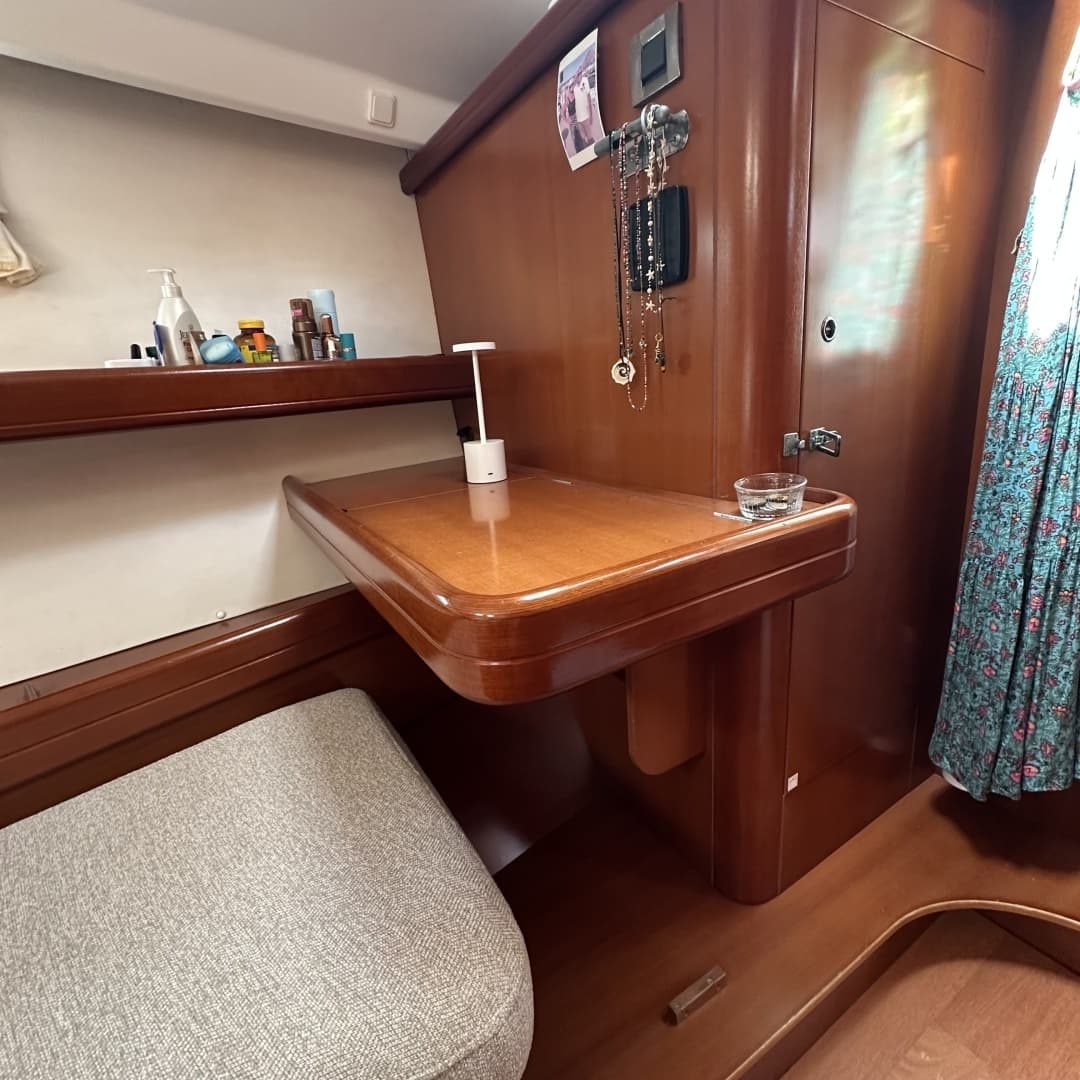 2006 Beneteau 523 - Image 14