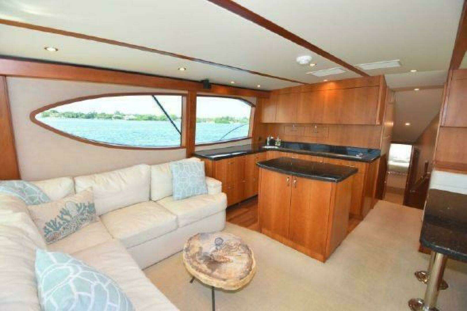 2013 Hatteras GT54 - Image 15