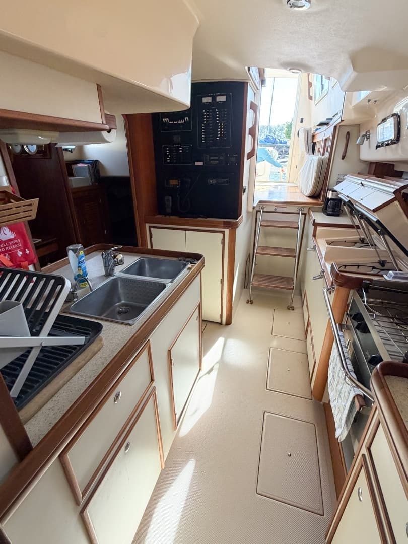 2007 Island Packet SP Cruiser - Image 47