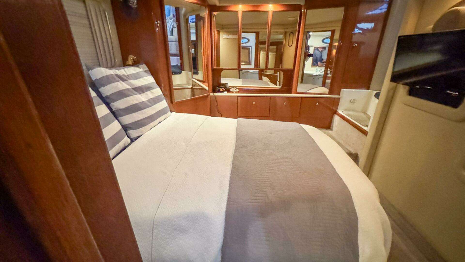 2000 Sea Ray 420 Aft Cabin - Image 42