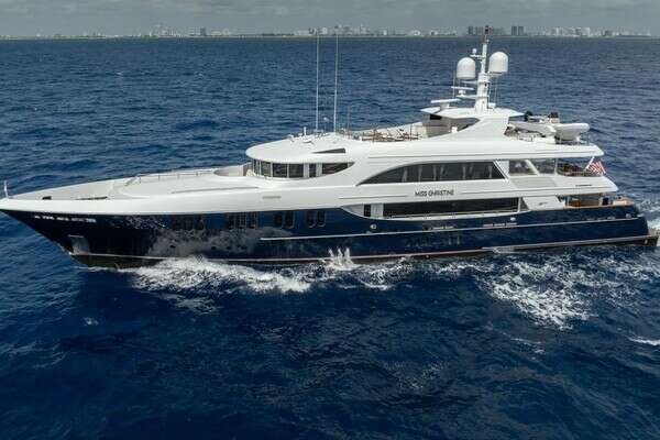 2006 Trinity Yachts Tri-Deck MY