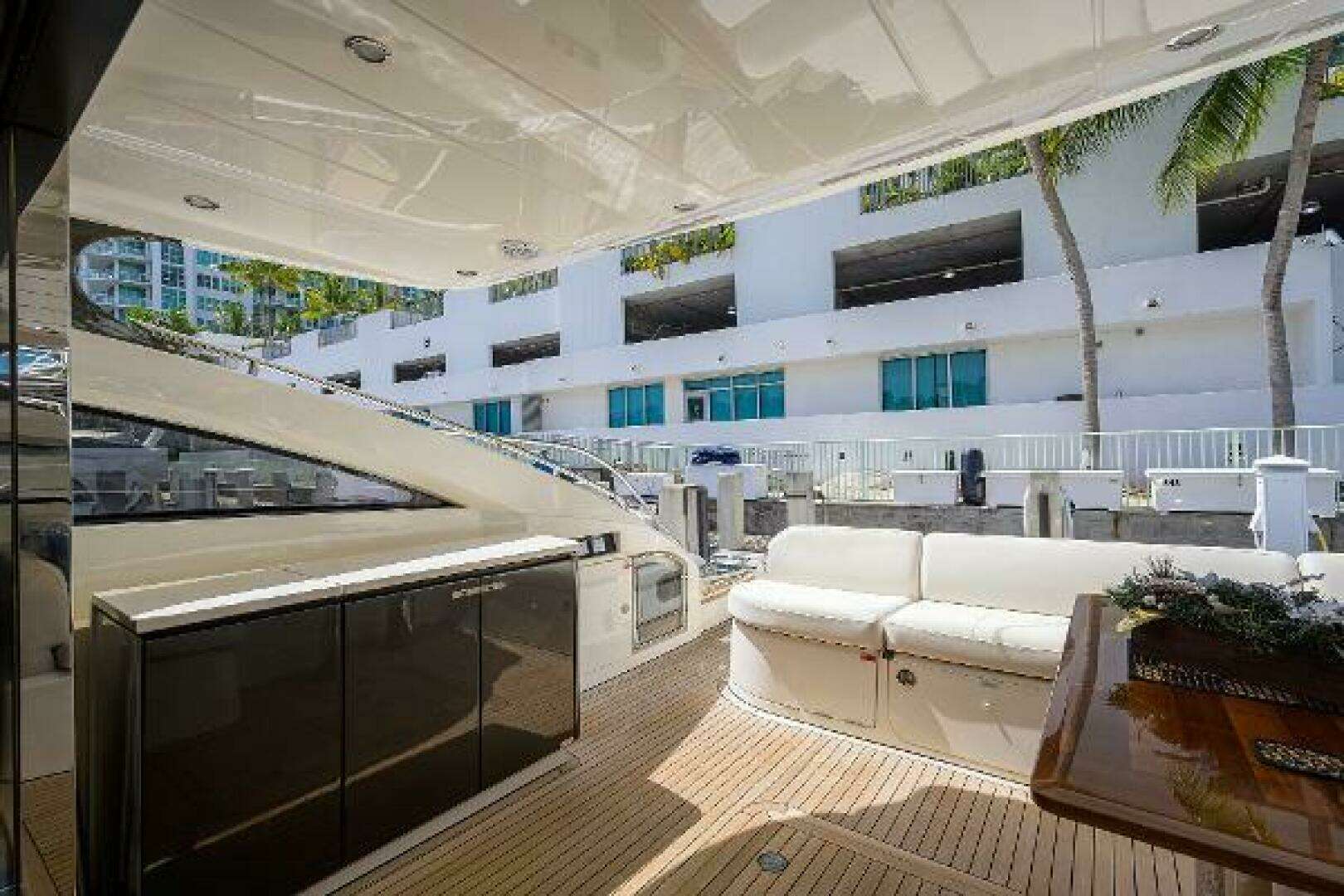 2013 Princess V62 - Image 4