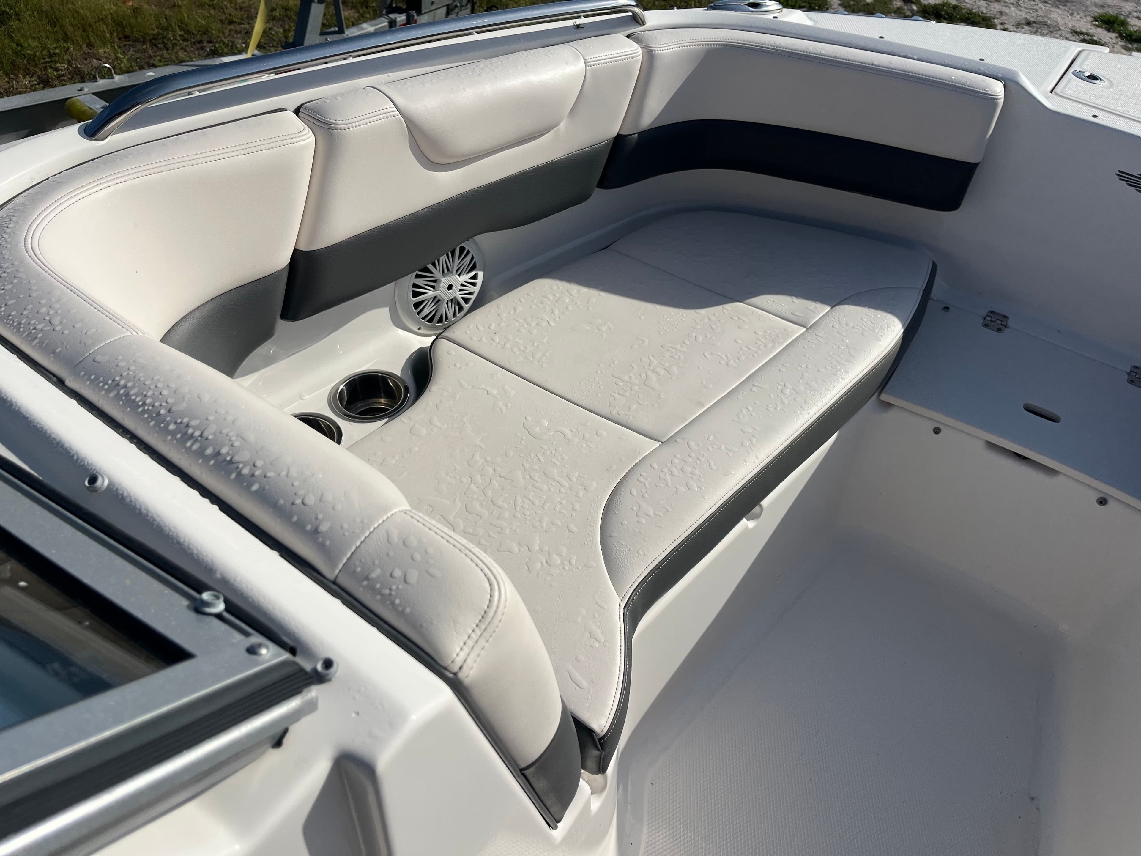 2017 CHAPARRAL 230 DELUXE - Image 19