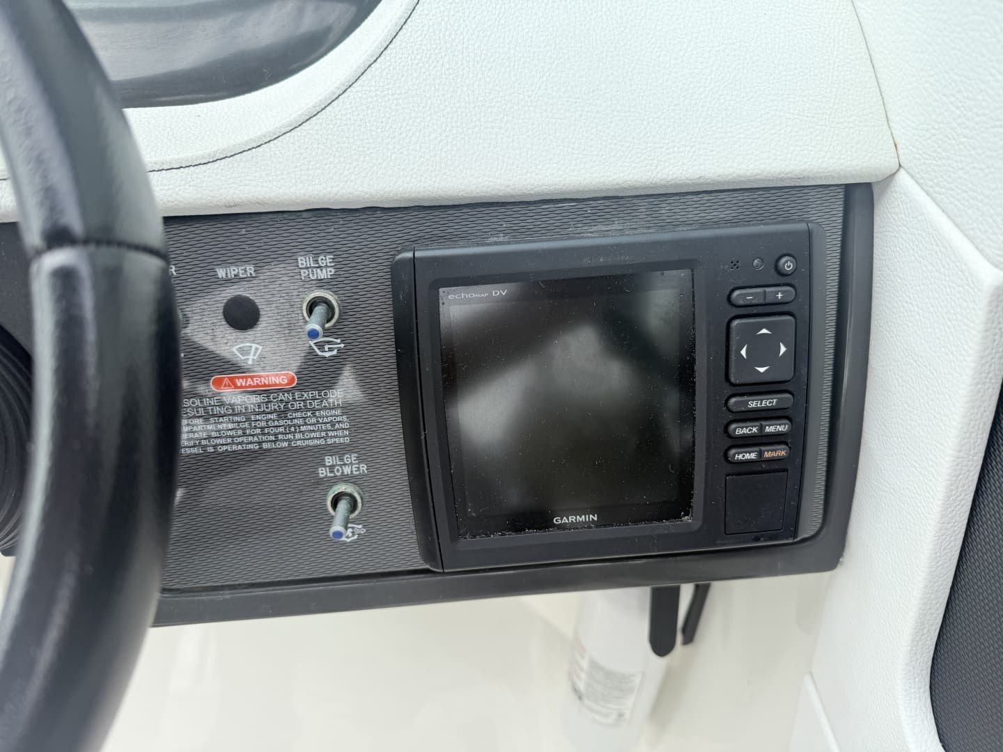 2015 Sea Ray 240 Sundeck - Image 8