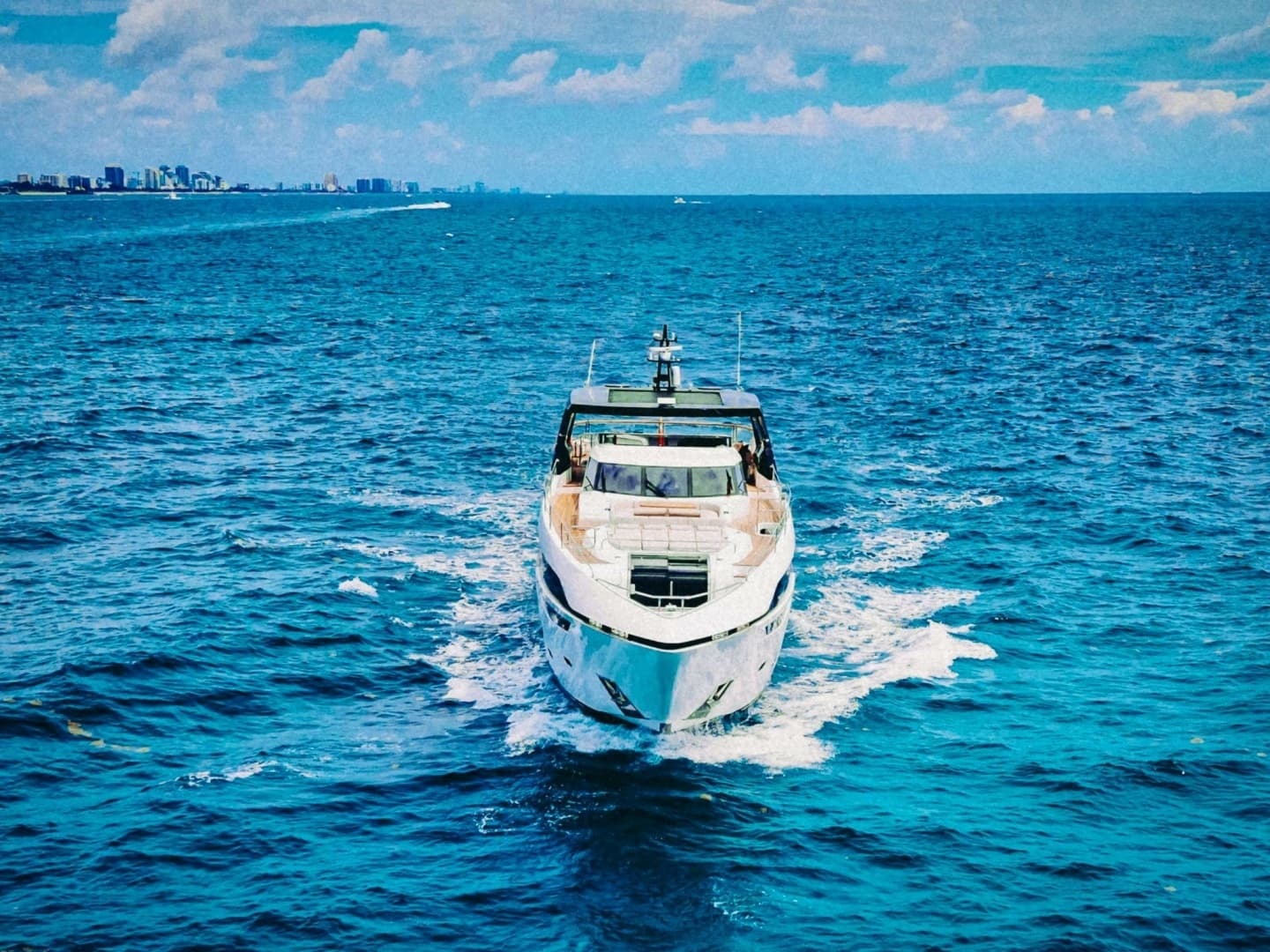 2024 Sunseeker Sunseeker 100 Yacht - Image 4