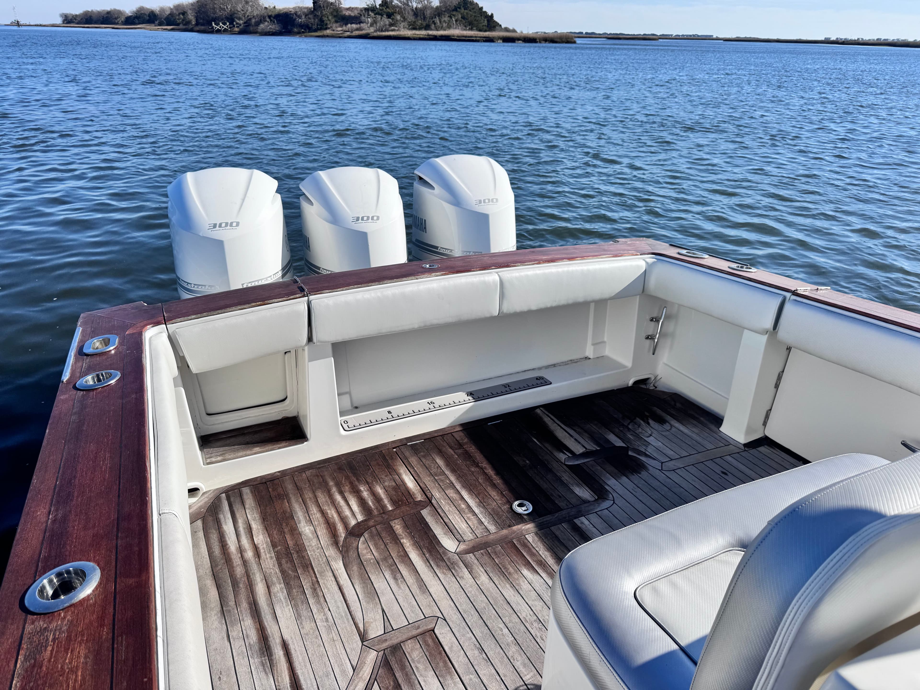 2015 Jupiter 38 HFS - 14