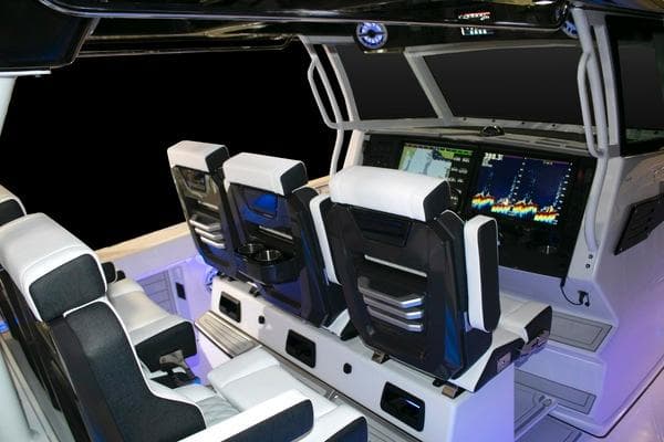 2024 Blackfin 400 CC boat cockpit with advanced navigation system and luxurious seating.