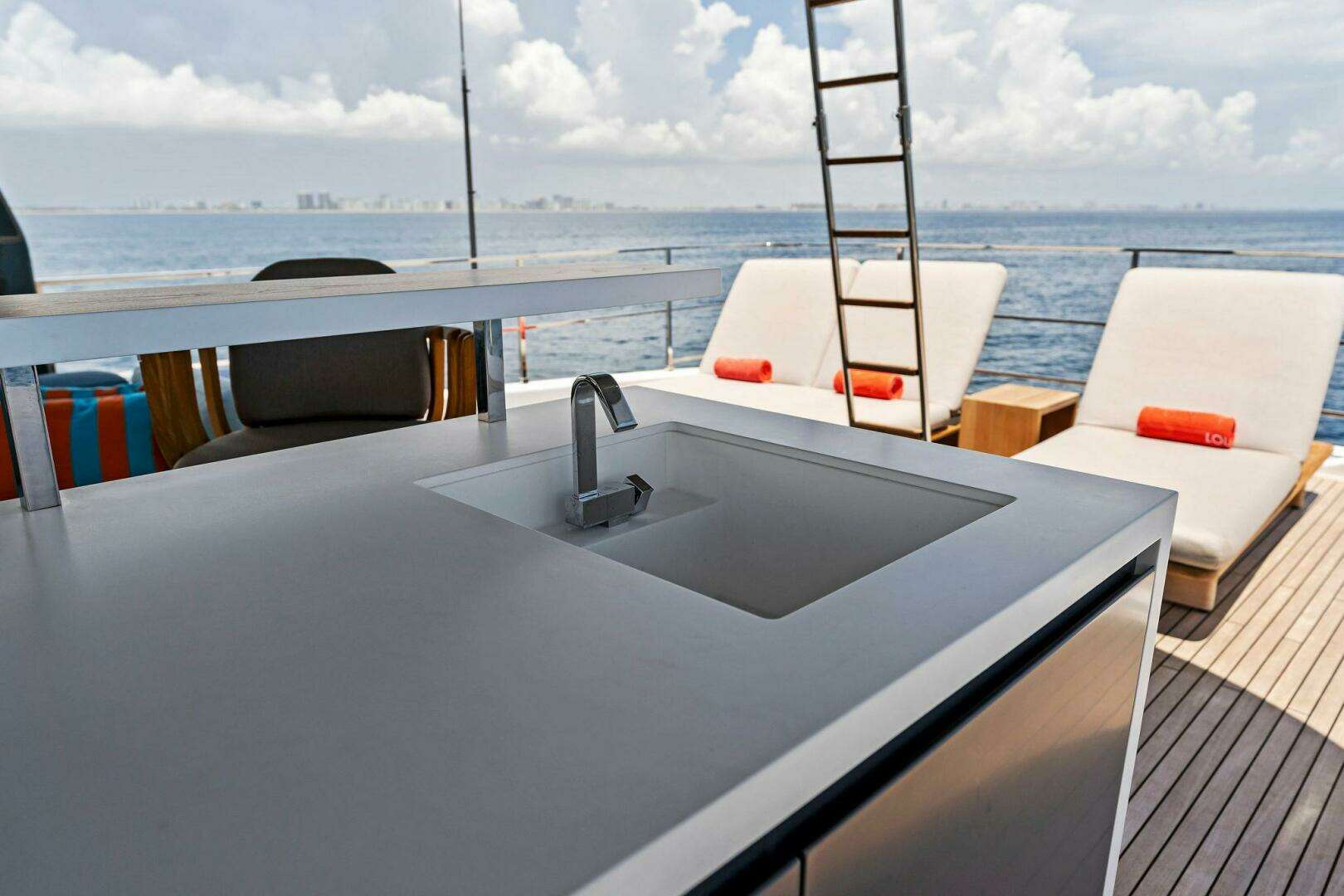 2024 Custom Line Navetta 33 - Image 23