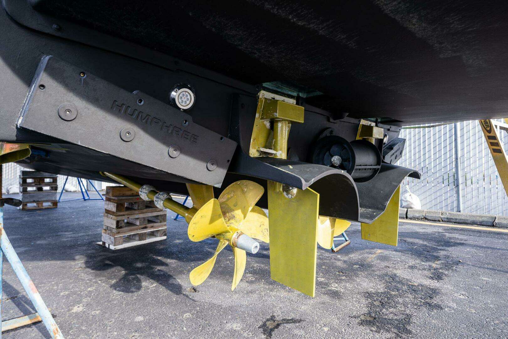 2024 Nimbus 405F - Image 9