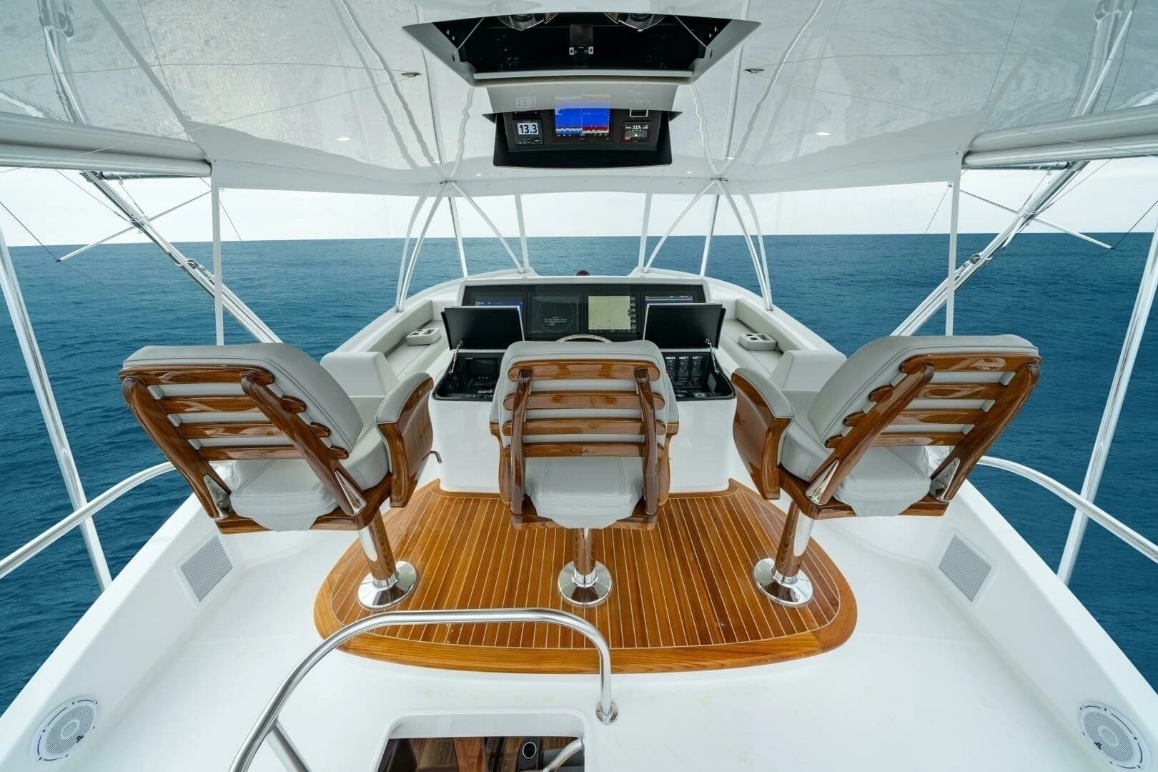 2027 Viking 82 Convertible - Image 4