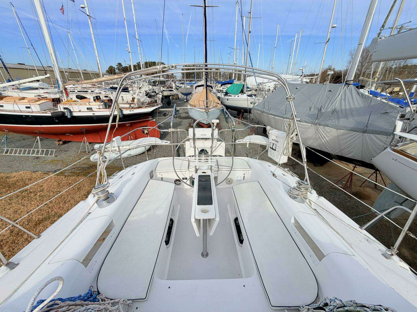 2001 Catalina 380 - Image 10