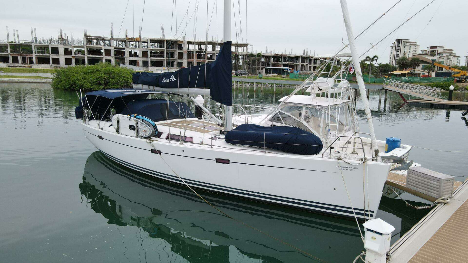2010 Hanse 470e - Image 4