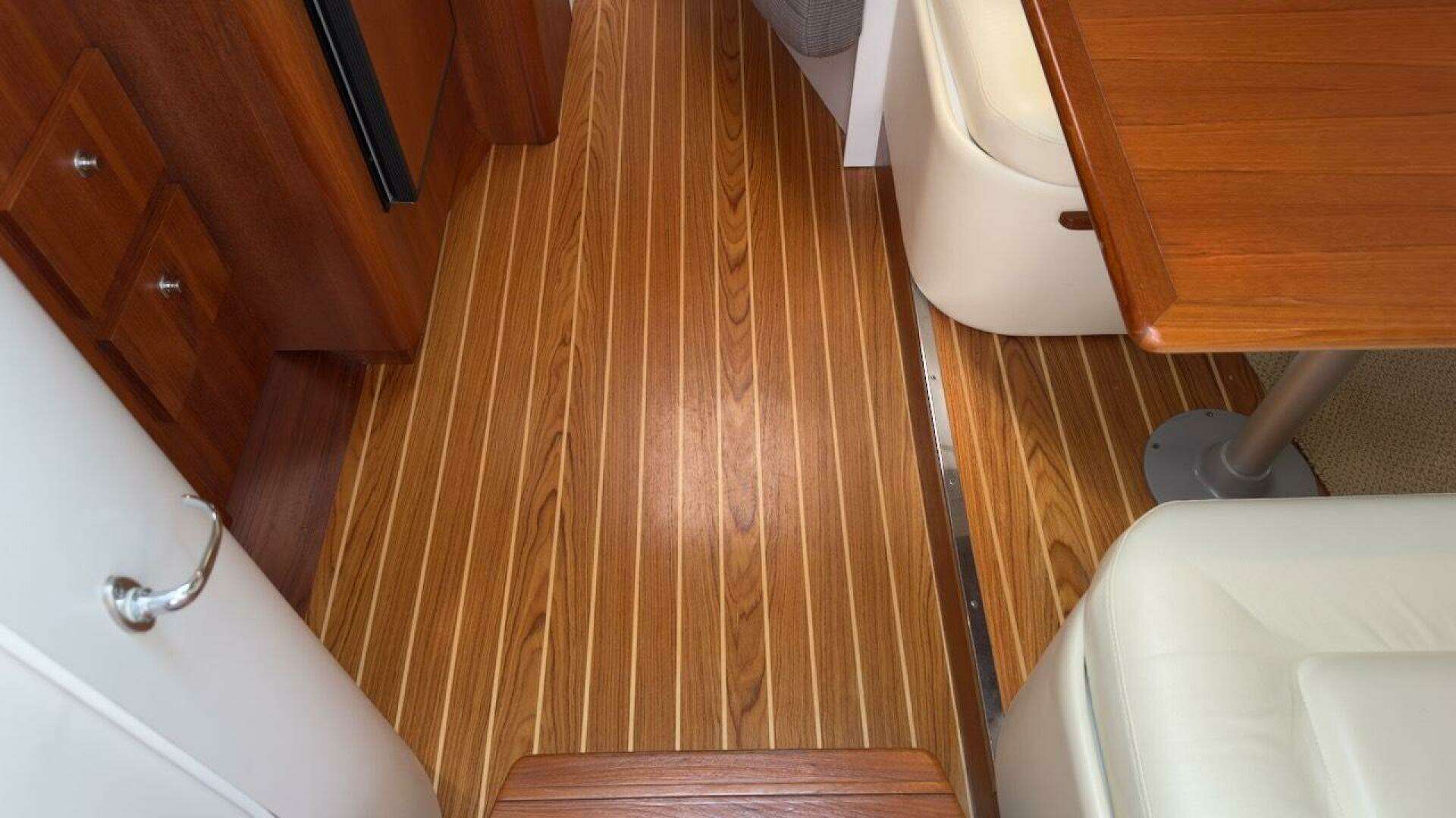 2005 Tiara Yachts 2900 Open - Image 36