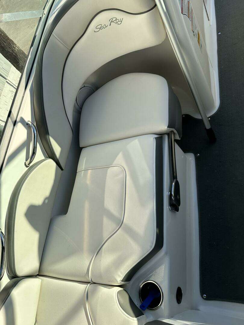 2012 Sea Ray 200 Sundeck - Image 31