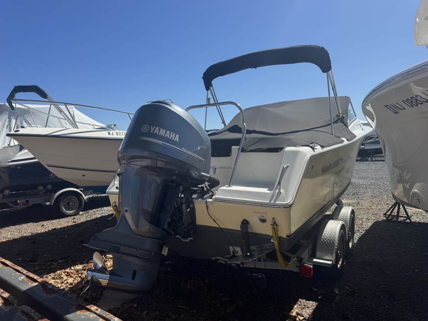 2013 Sea Hunt Escape 234 LE - Image 3