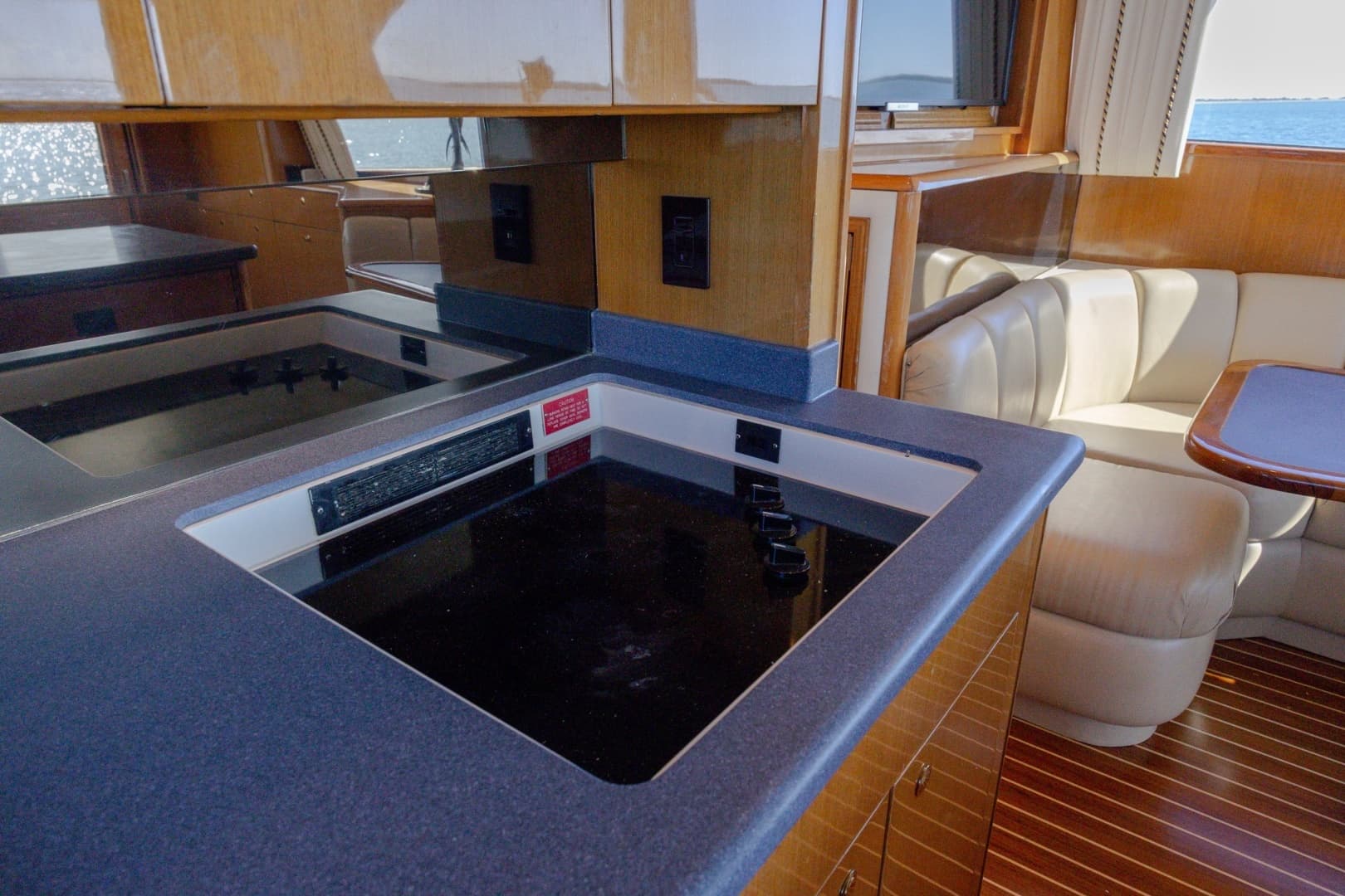 2000 Viking 55 Convertible - Image 63