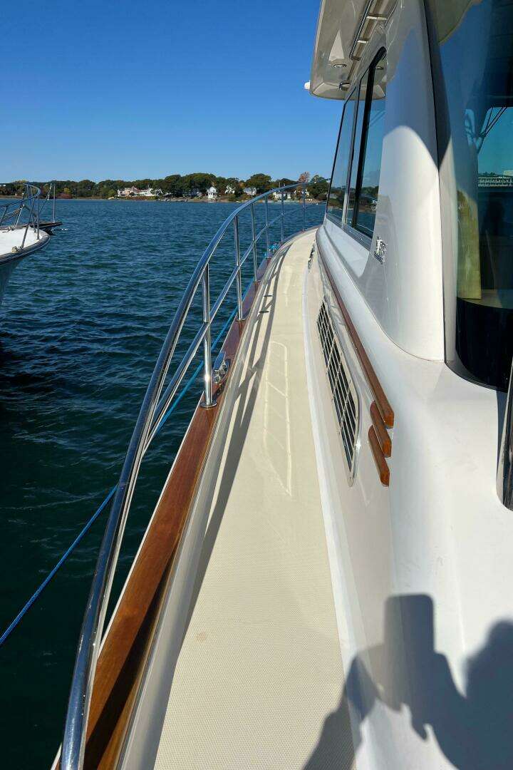 2018 Sabre 45 Salon Express - Image 25