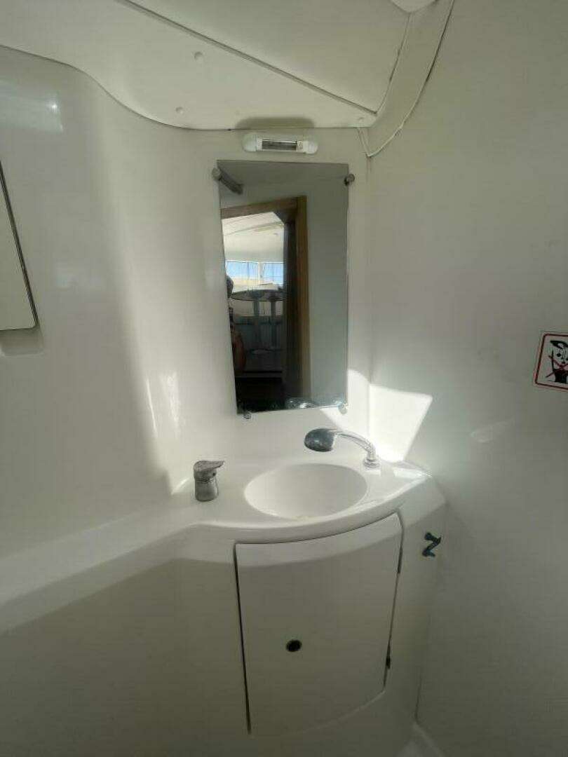 2016 Lagoon 380 - Image 21