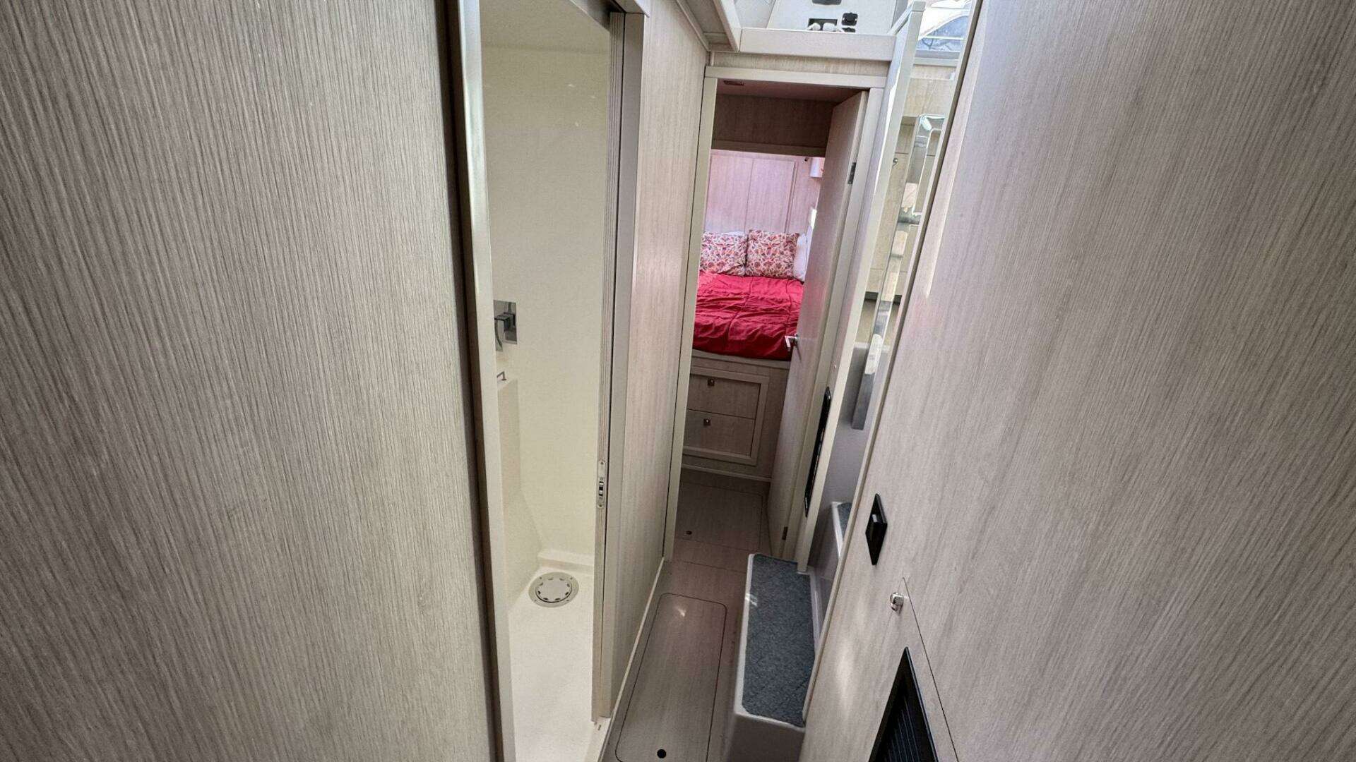 2018 Leopard 43 Powercat - Image 27