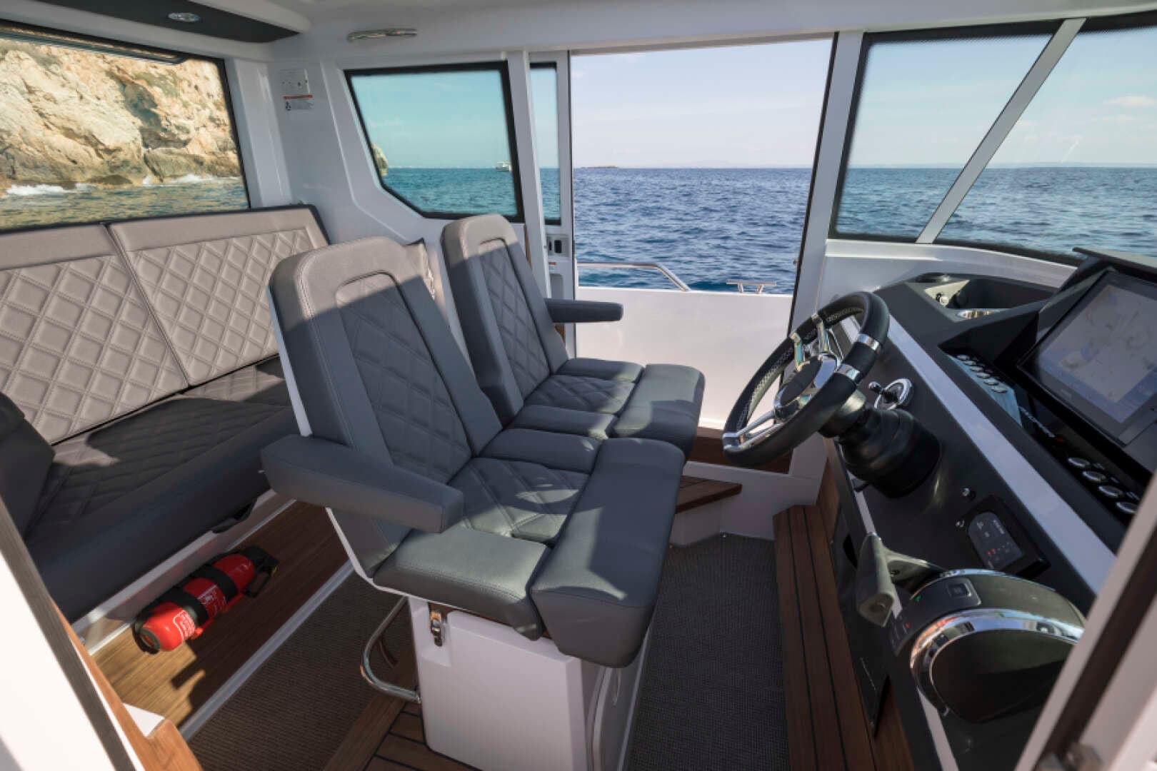 2022 Axopar 28 CABIN - Image 19