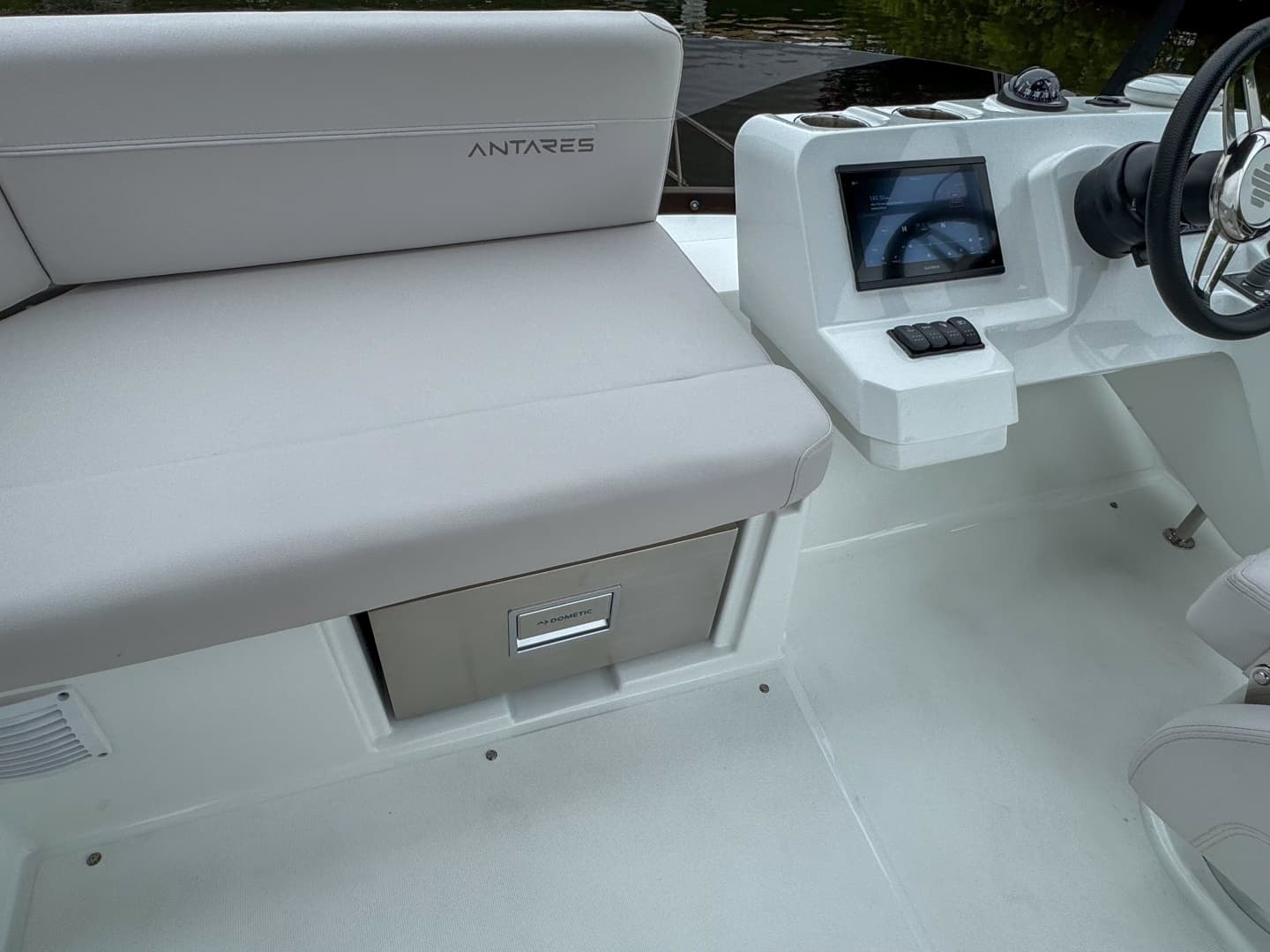 2026 Beneteau Antares 11 - Image 30