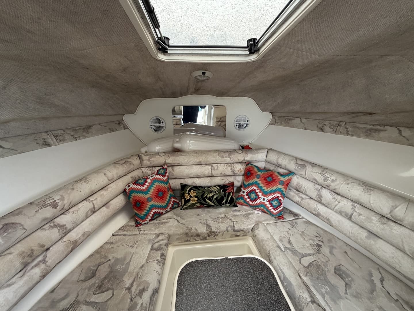 1998 Rinker 266 Fiesta Vee - Image 50