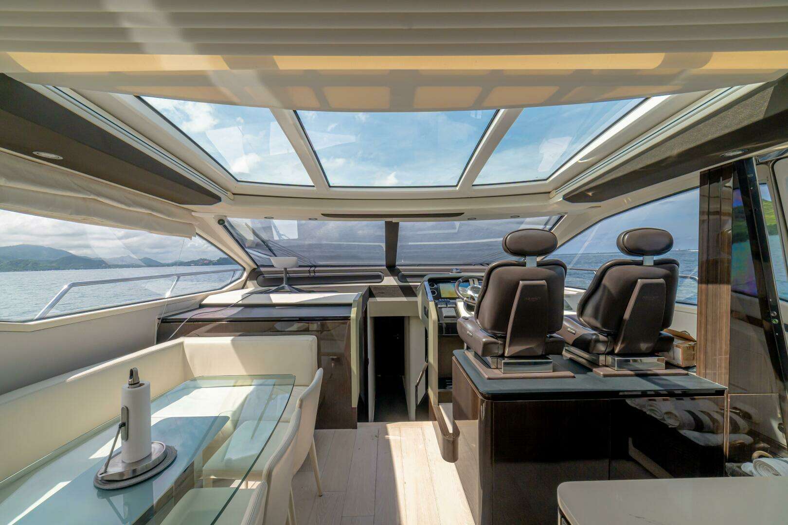 2017 Azimut 77S - Image 14