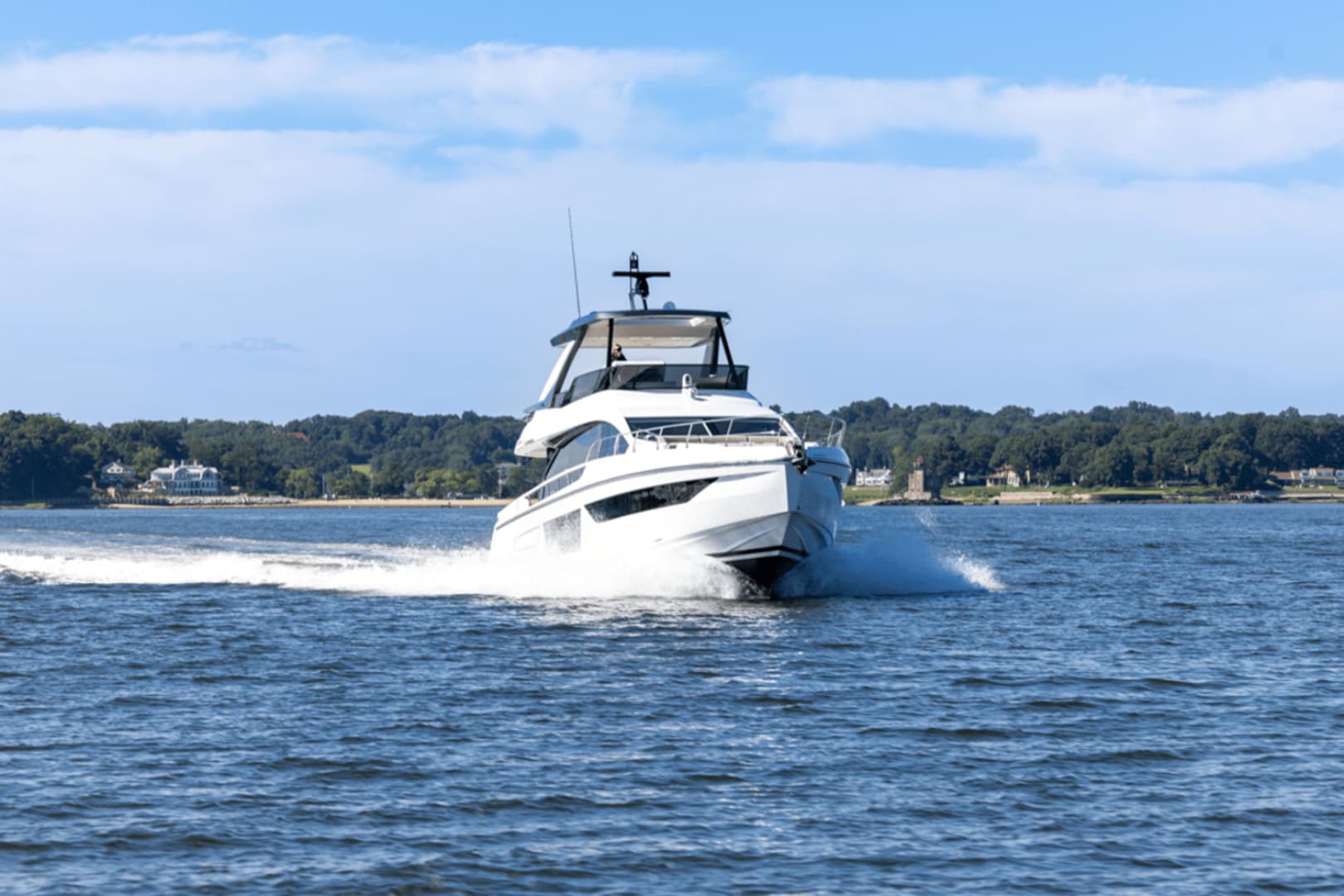 2025 Azimut Fly 68 - Image 7