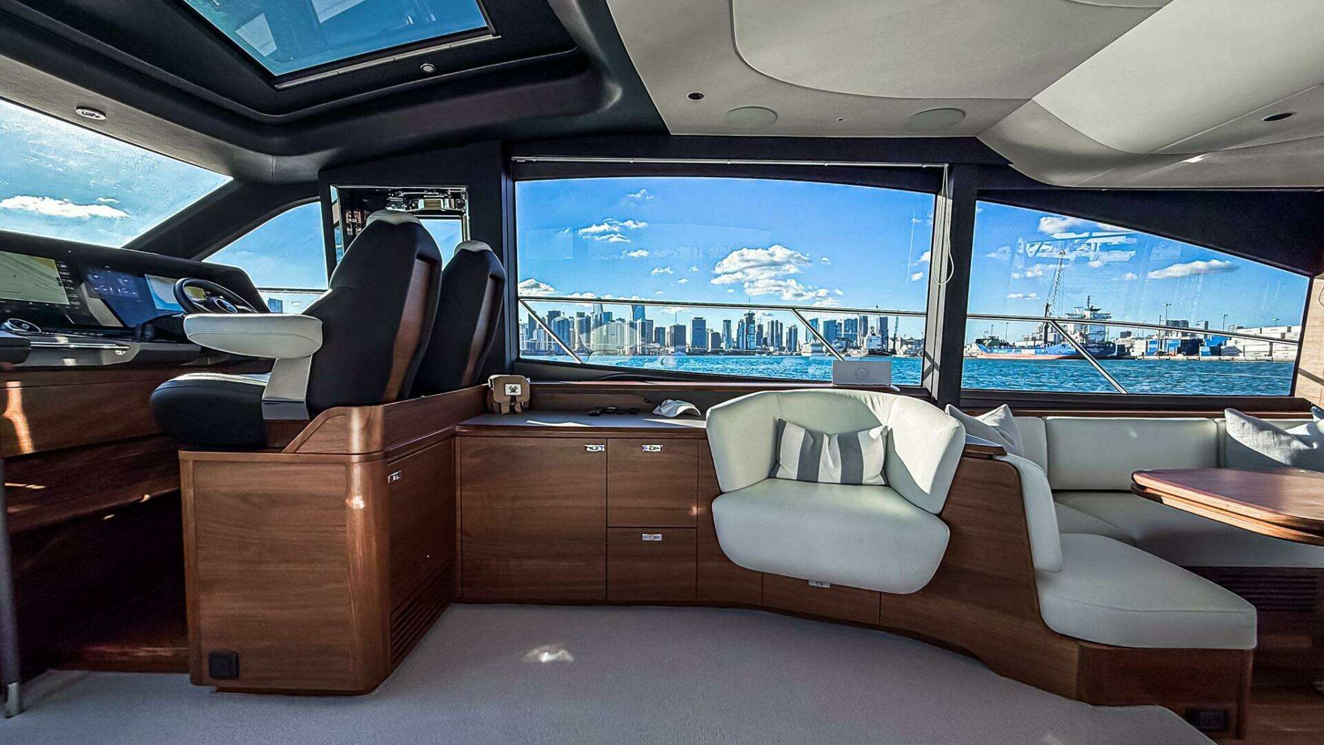 2026 Princess S65 Sportbridge - Image 44