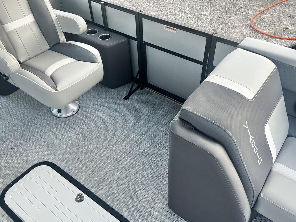 2025 Viaggio Lago X 22' U (Quad Lounge) Triple-Toon - IN STOCK - 12