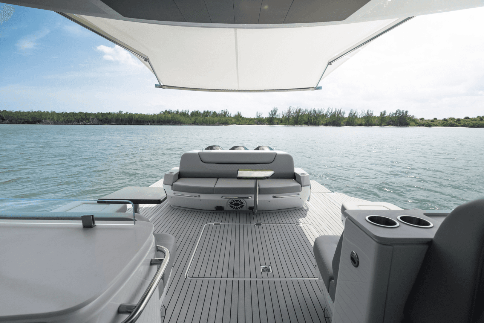 2026 Cruisers Yachts 50GLS OB - Image 74