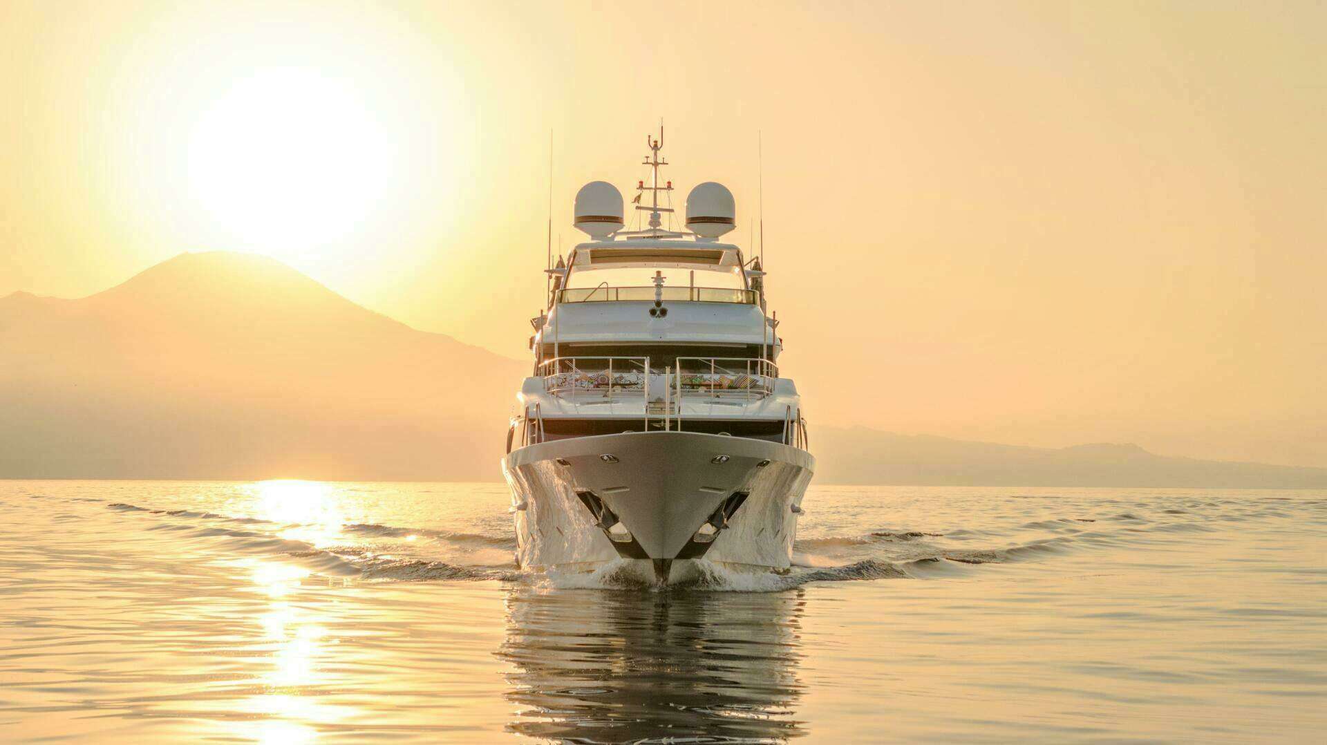 2015 Benetti Benetti Classic 121 - Image 3