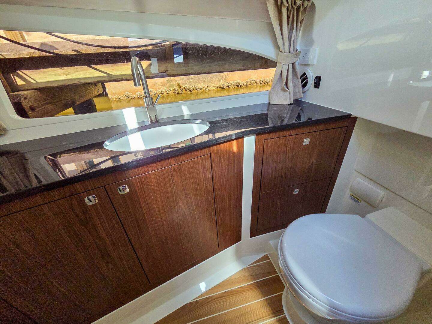 2026 Marex 330 Scandinavia - Image 43