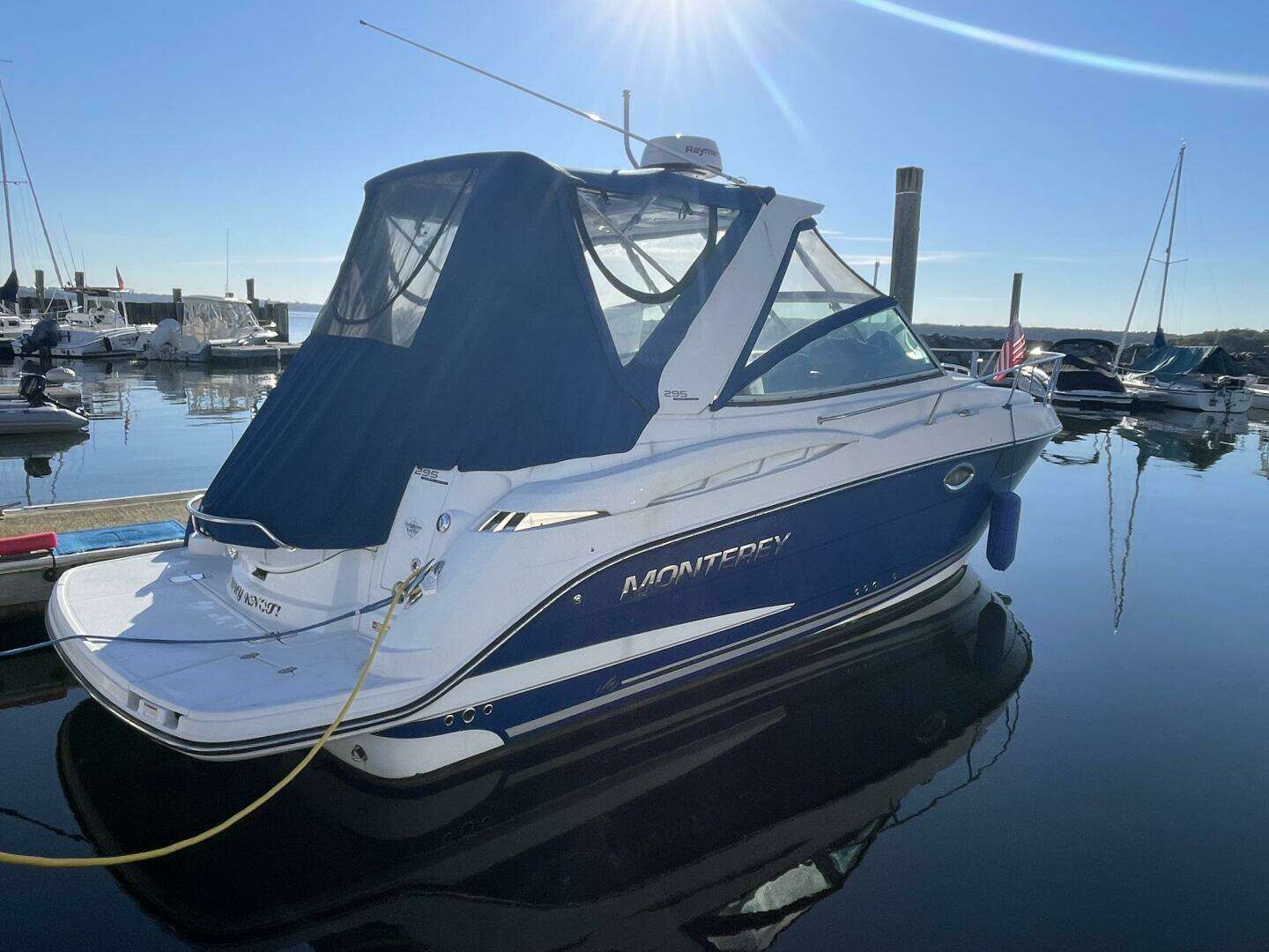 2019 Monterey 295 Sport Yacht - Image 2