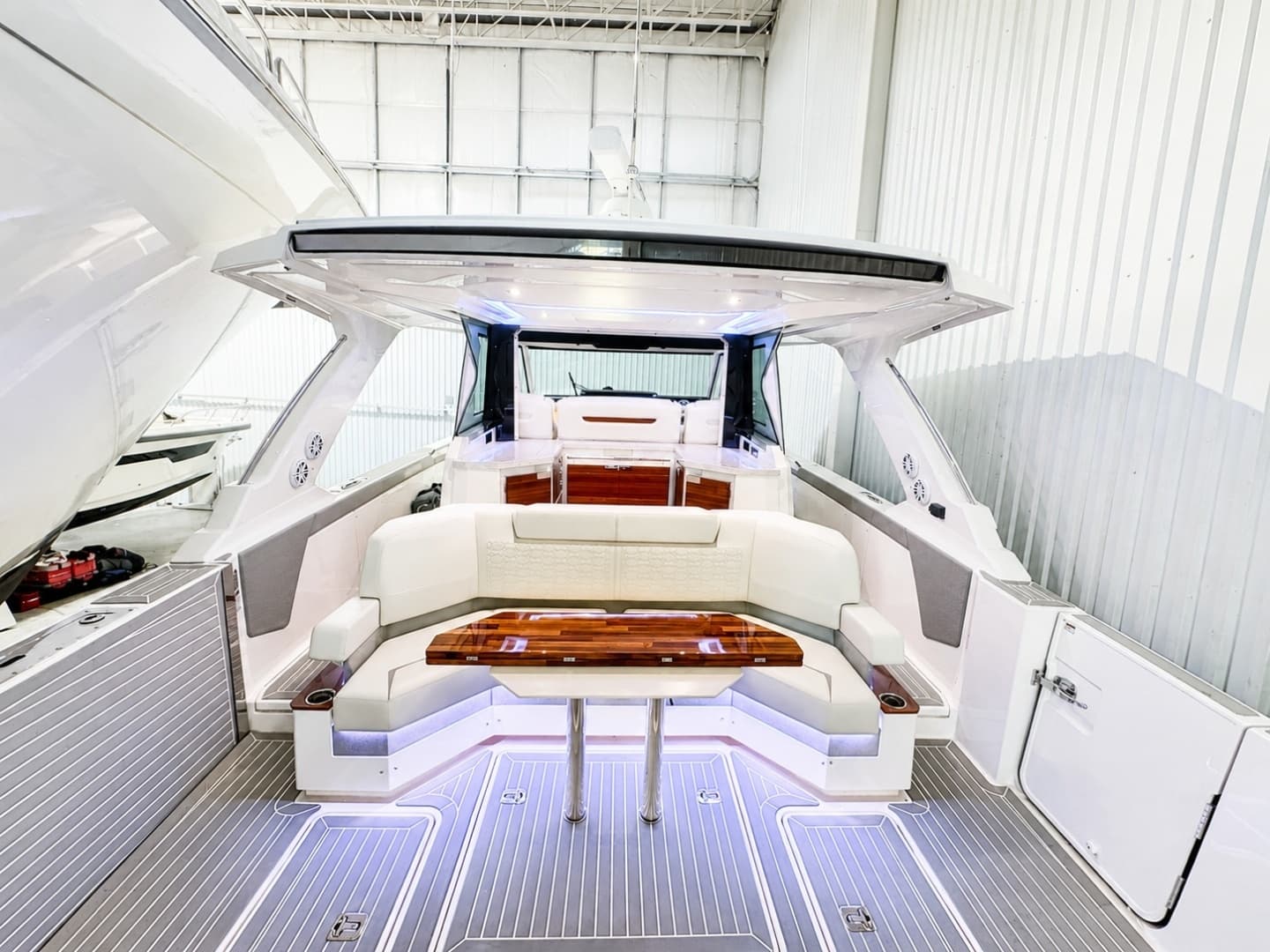 2023 Tiara Yachts 48 LS - Image 4