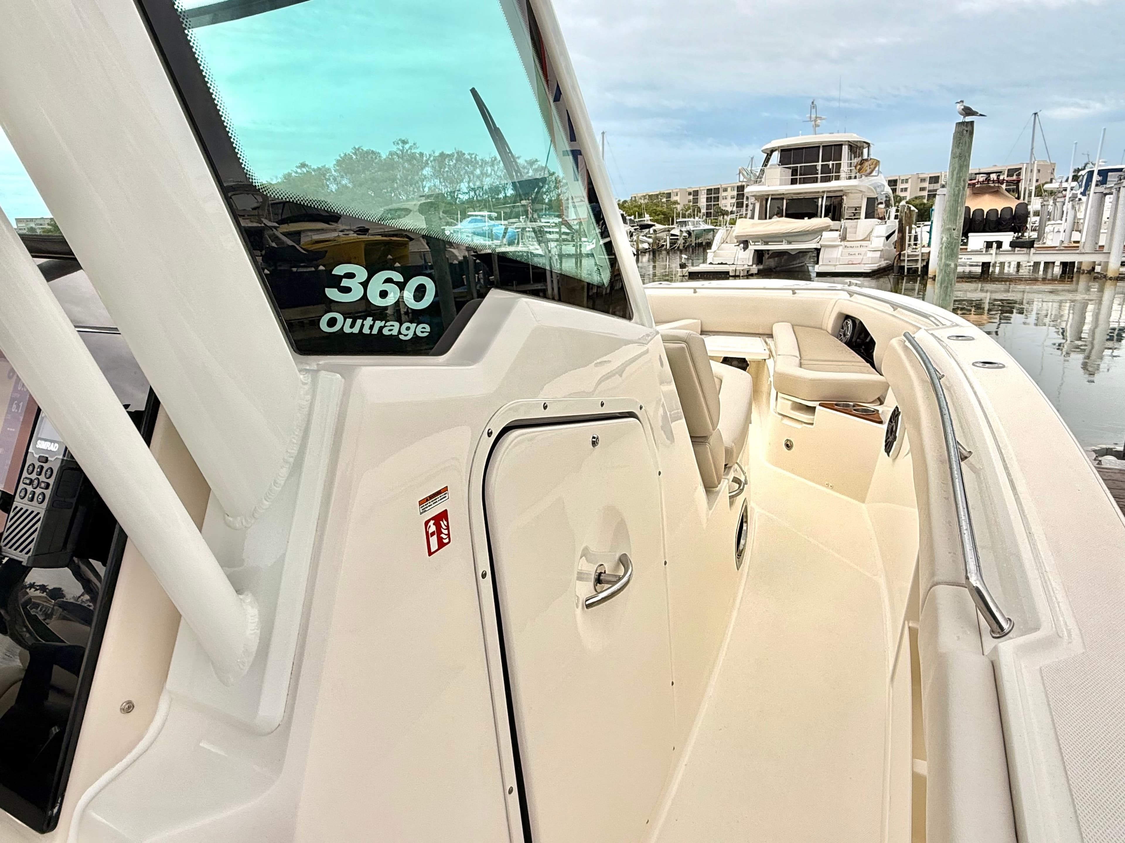 2026 Boston Whaler 360 Outrage - 33