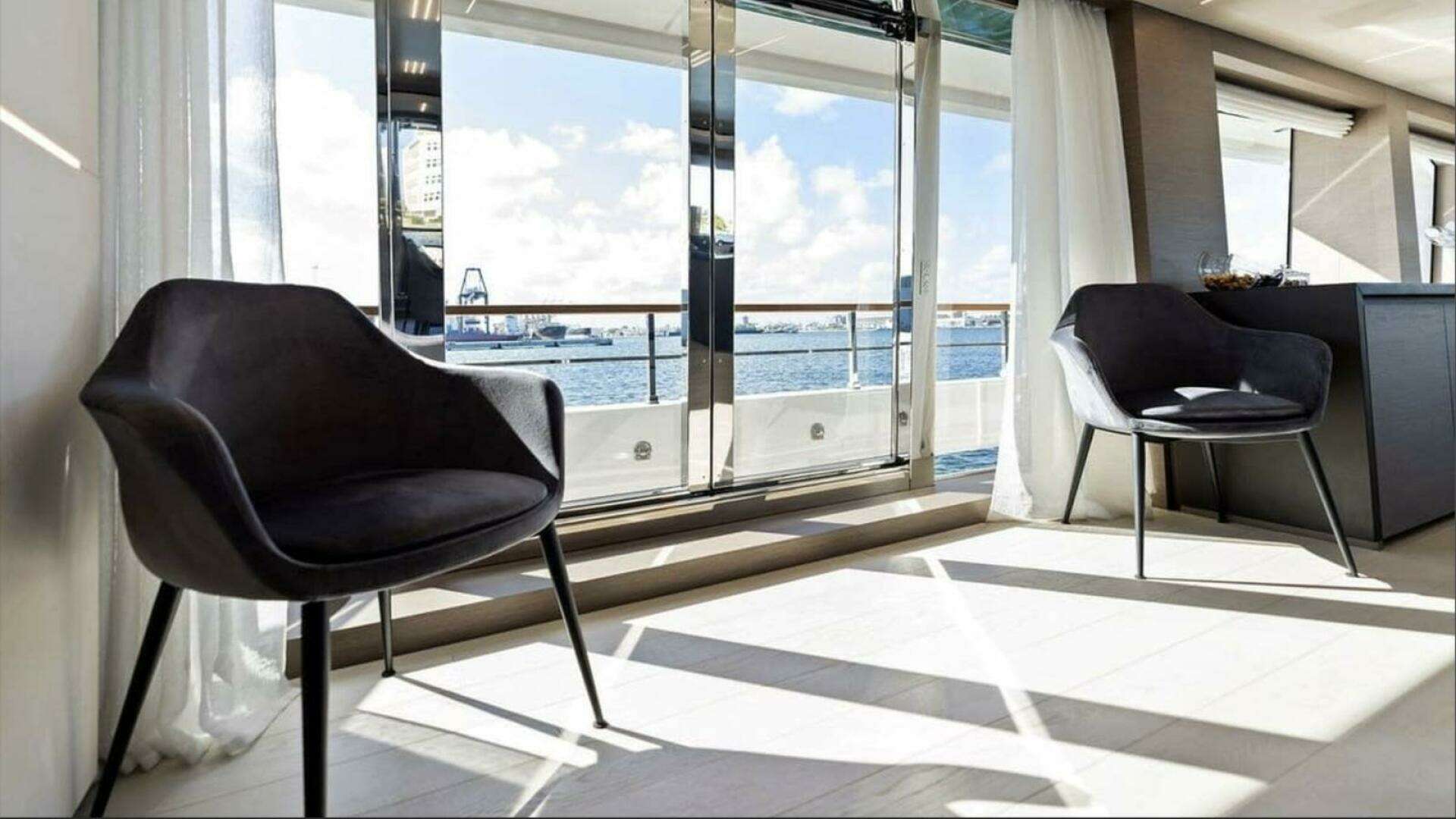 2022 Custom Line Navetta 37 - Image 11
