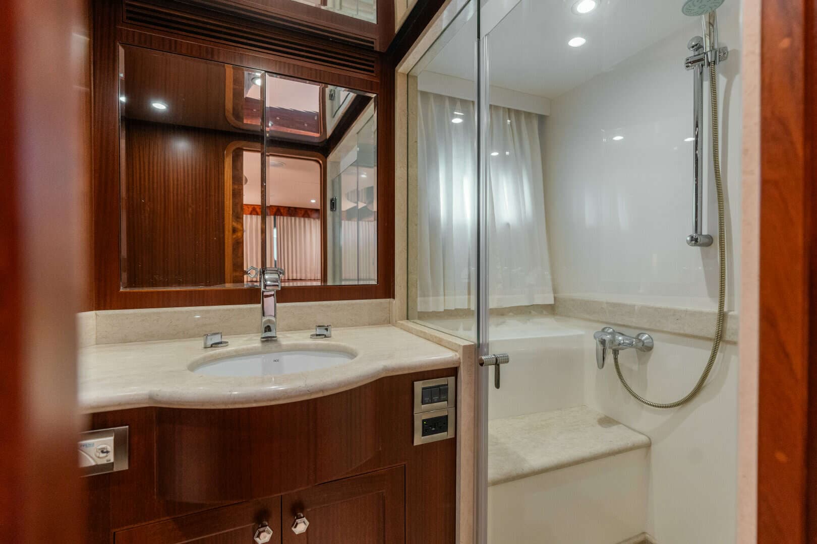 2013 Ocean Alexander 65 PILOTHOUSE - Image 71
