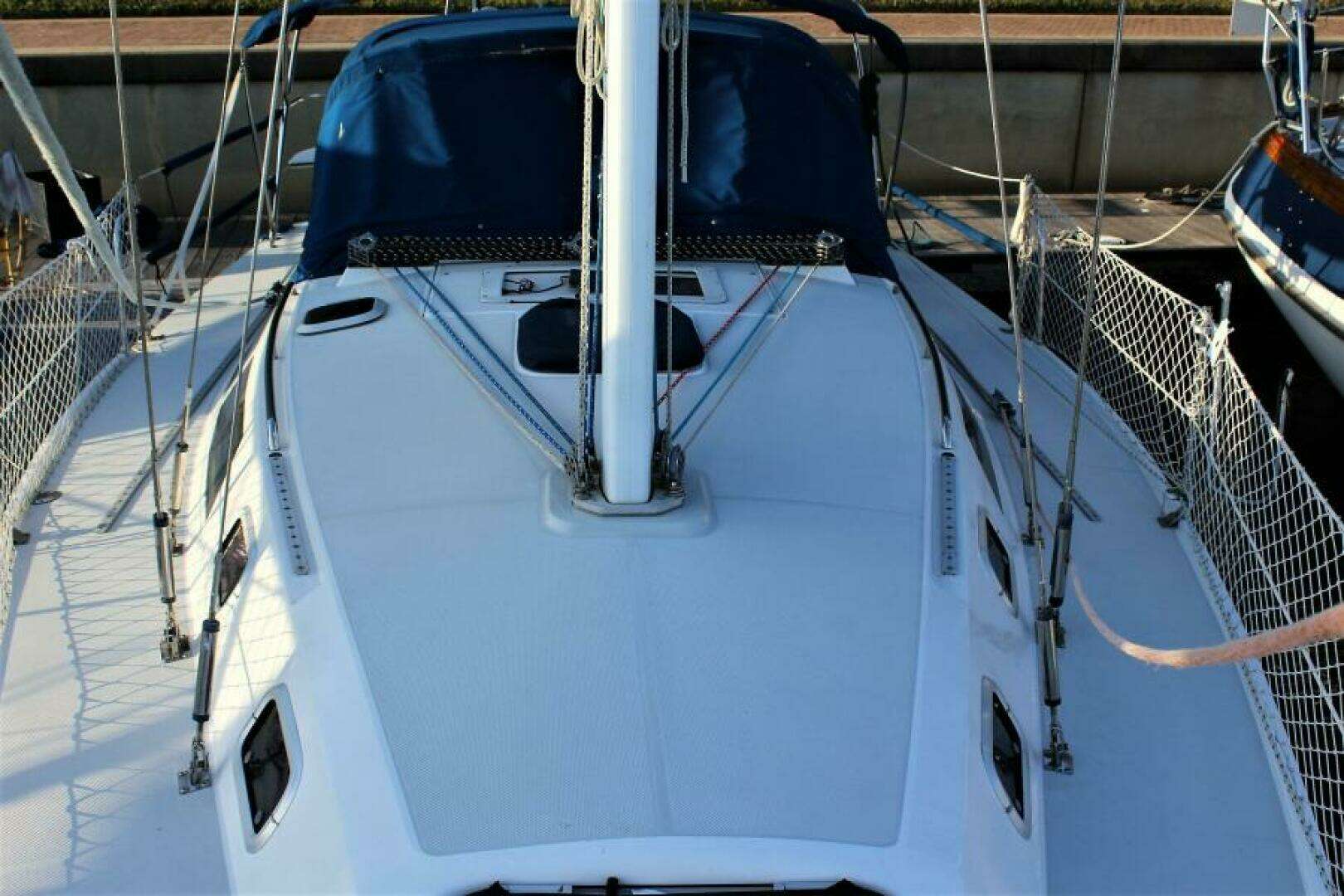 1996 Catalina 320 - Image 5