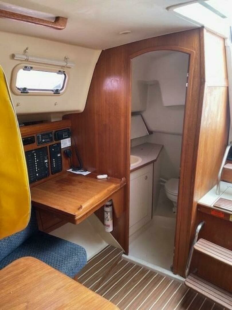 2004 Hunter 306 - Image 6
