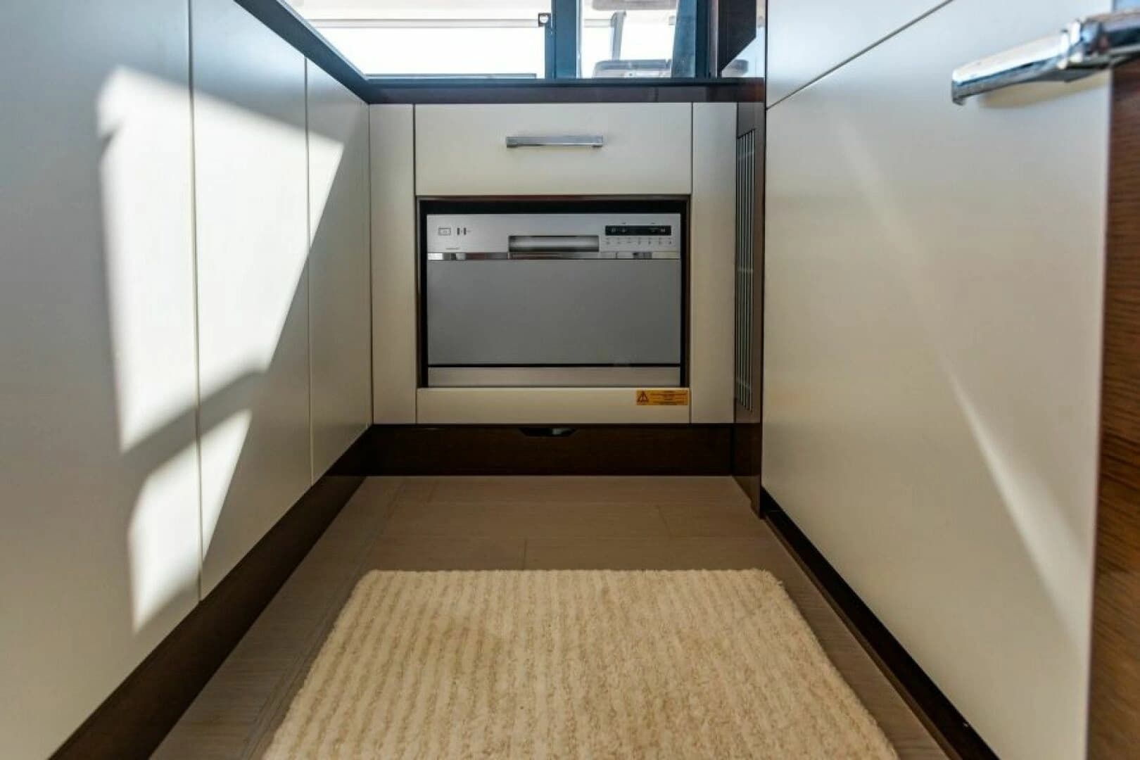 2020 Prestige 630 Flybridge - Image 12