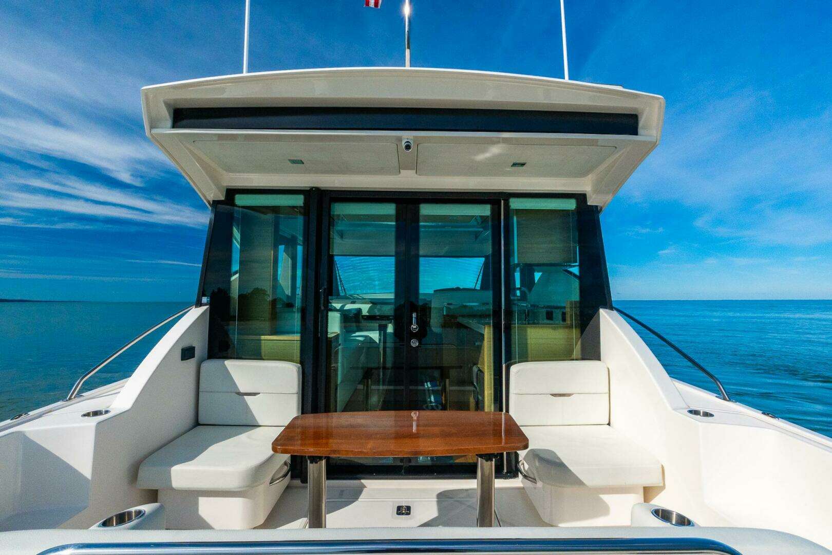 2022 Tiara Yachts 39 Coupe - Image 9
