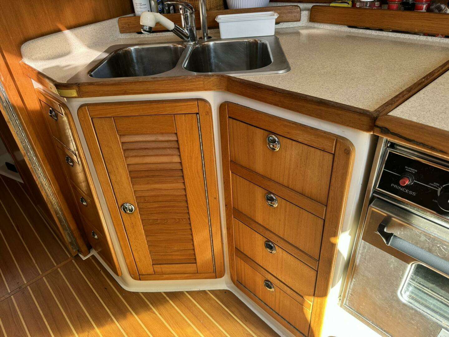 2004 Catalina MK II - Image 31