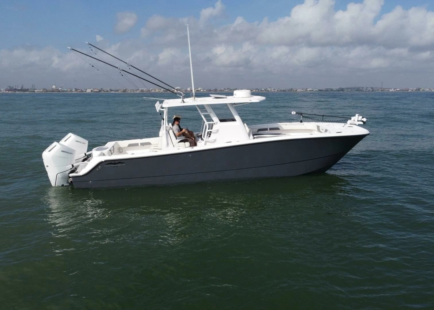 2024 Invincible 33 Catamaran - Image 23