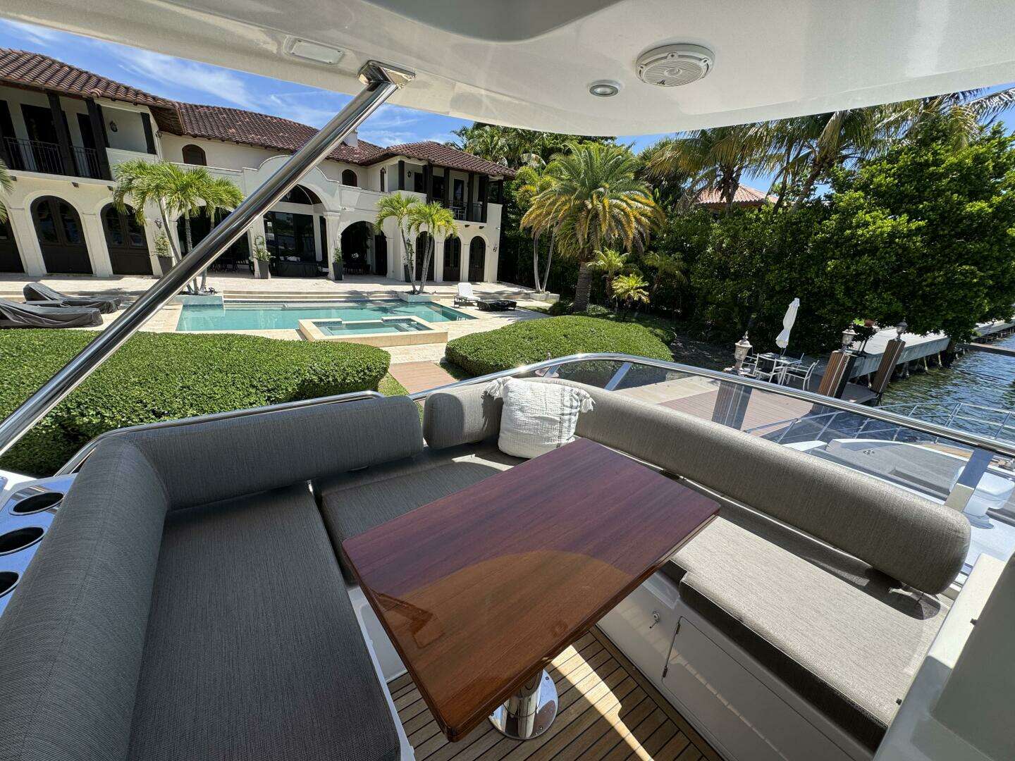2018 Azimut 66 Flybridge - Image 26