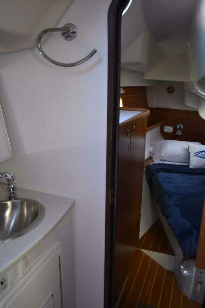 2016 Catalina 445 - Image 24
