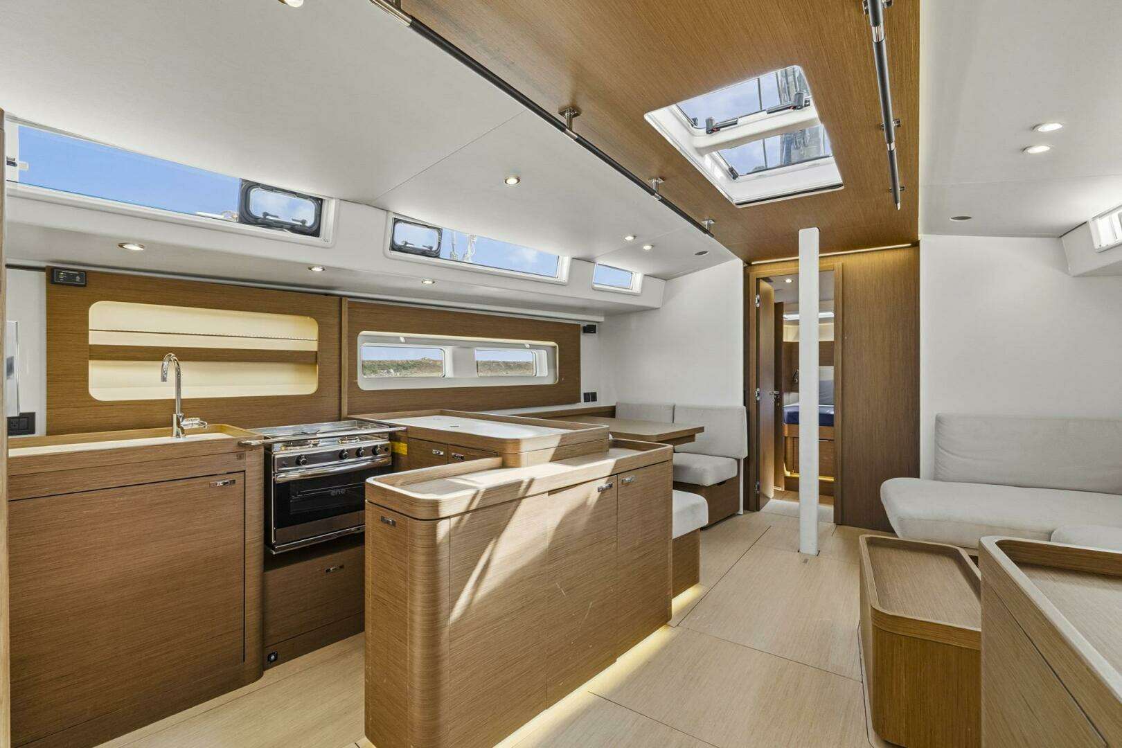 2024 Beneteau Oceanis Yacht 54 - Image 25