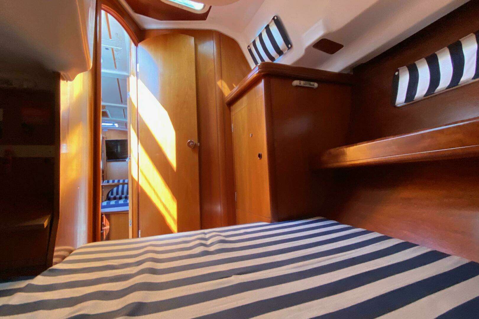 2001 Beneteau Oceanis 361 - Image 7